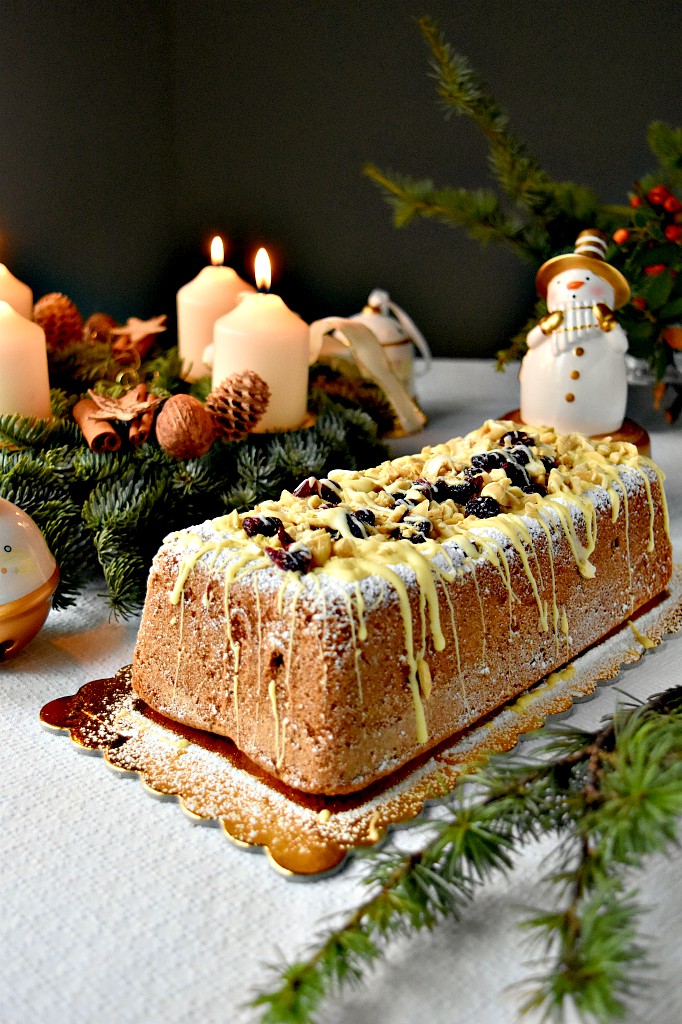 Plumcake natalizio con stellina e frutta secca